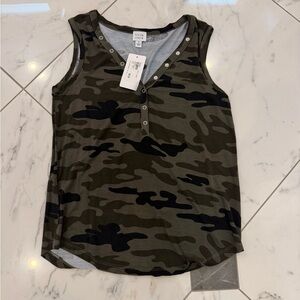 Peyton Jensen for Evereve NWT camo tank